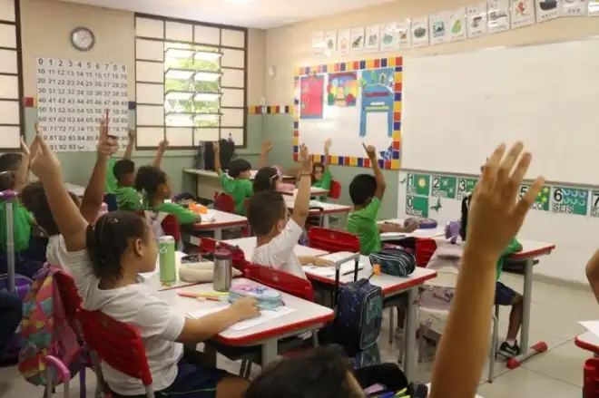 PBH cria página para consulta do calendário de reposição das aulas após greve dos professores