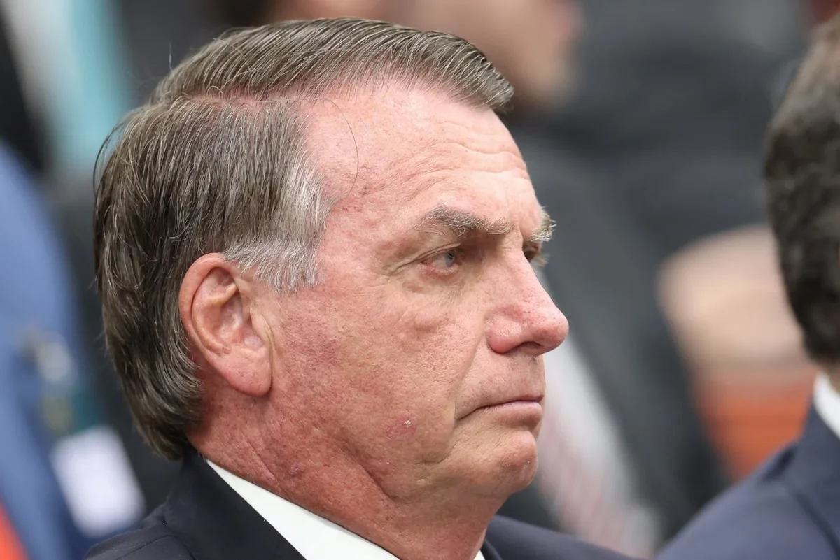 Defesa de Bolsonaro nega que ex-presidente tenha atendido ligação de Alexandre Frota
