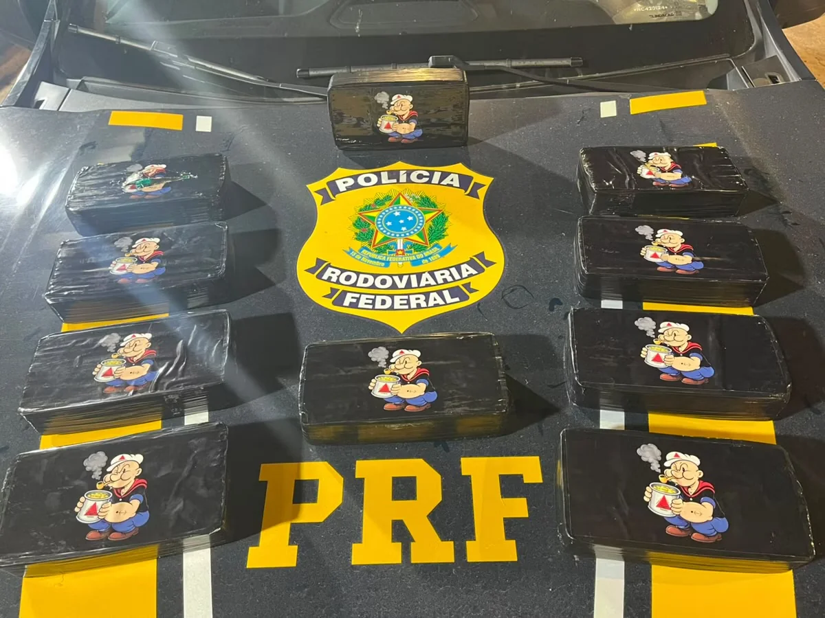 Casal é preso com 10,5 kg de cocaína escondidos em carro na BR-262