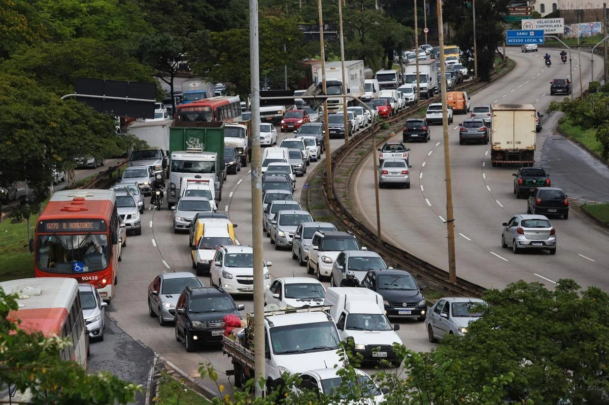 Estudo prevê queda de 70% nas mortes no trânsito com obras de mobilidade na Grande BH