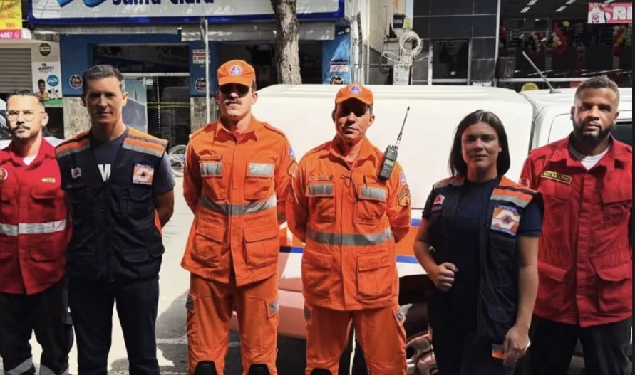 Defesa Civil e Corpo de Bombeiros promovem ação de conscientização durante panfletagem em Pedro Leopoldo