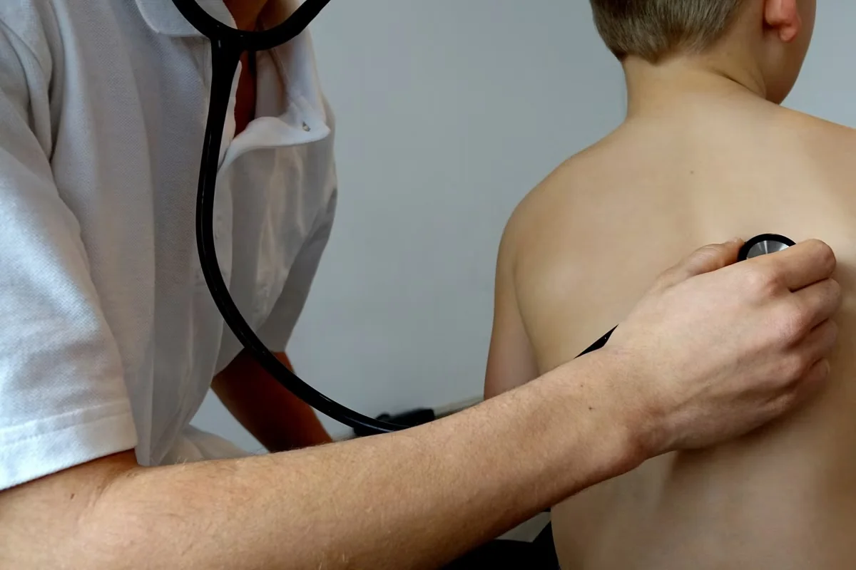 Minas Gerais vai abrir 66 novos leitos pediátricos para atender alta de doenças respiratórias
