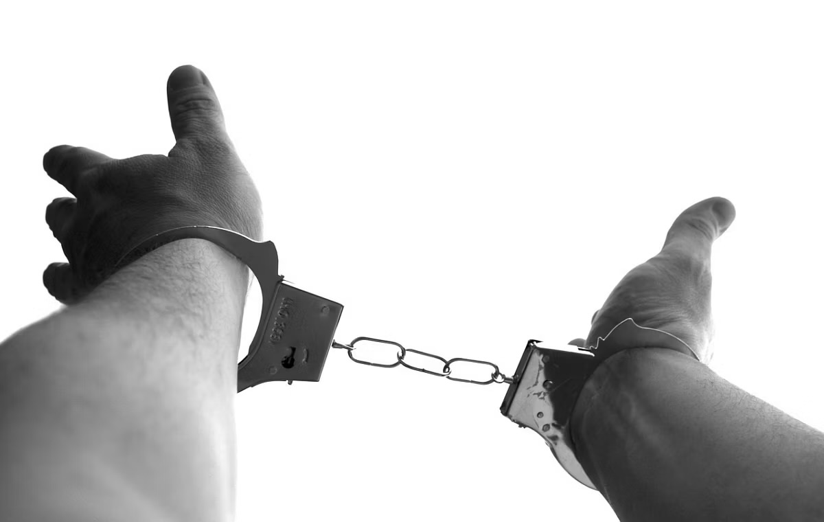 Homem com mandado de prisão procura Ceresp para ser preso em Minas Gerais
