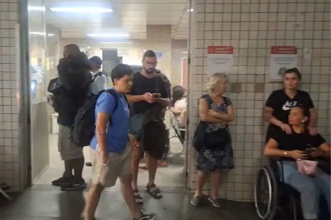 Pacientes denunciam espera de até 16 horas no Hospital Risoleta Neves, em BH