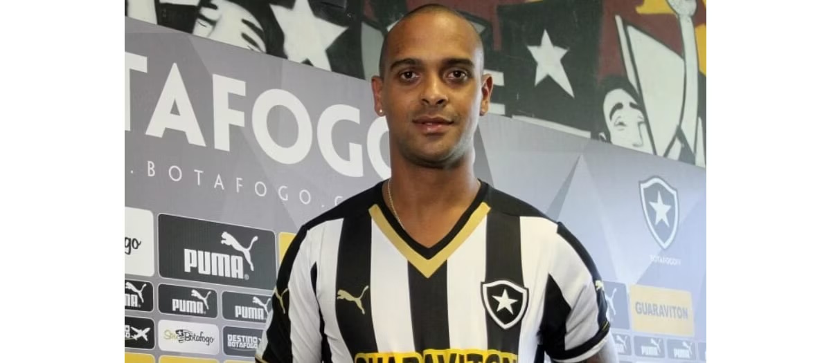 Ex-atacante do Botafogo morre aos 41 anos durante ventania no Rio de Janeiro