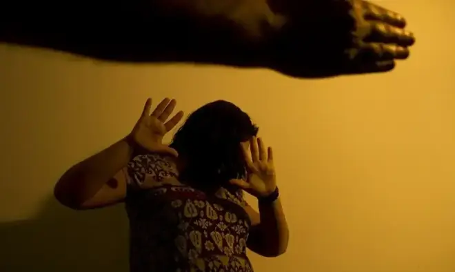 Governo regulamenta monitoramento eletrônico para ampliar proteção de mulheres vítimas de violência