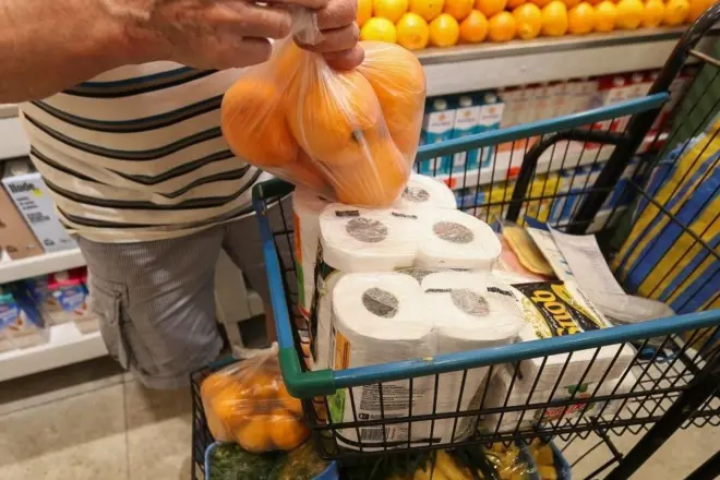 Salário no atacado é 40% maior que no varejo em Minas Gerais, aponta IBGE