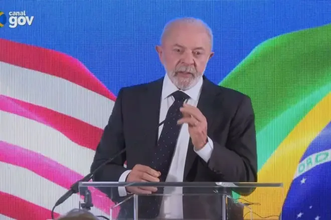 Lula diz que decidirá participação em debates conforme o nível da campanha