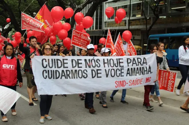 Saúde mental de profissionais da enfermagem acende alerta em Minas Gerais