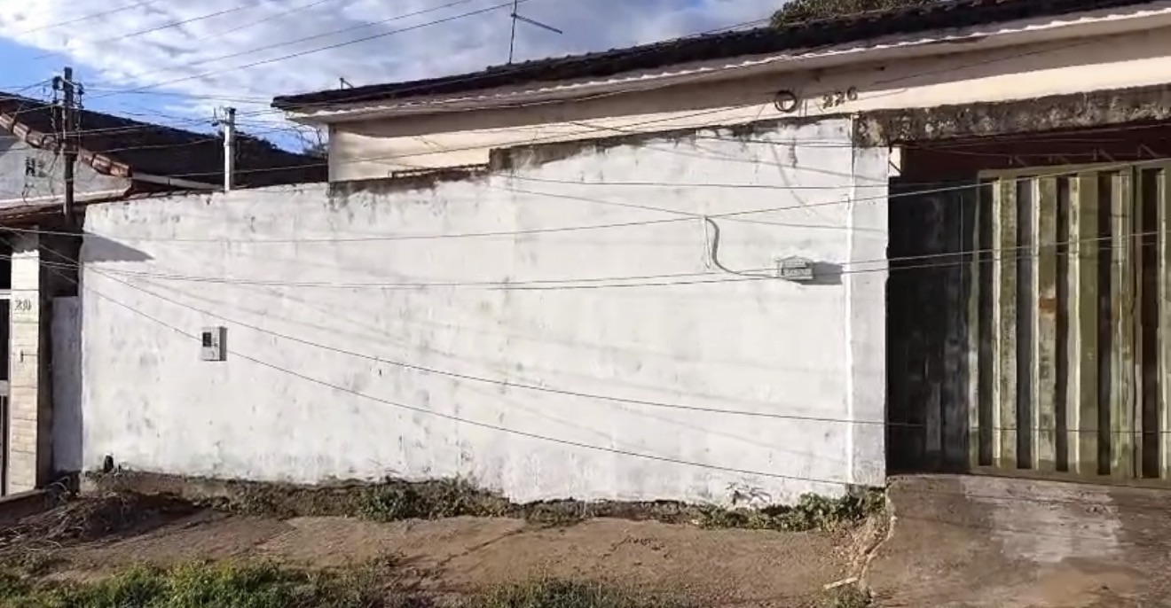 Moradores relatam problemas com fiação e internet da Vivo no Bairro Alvorada, em Matozinhos