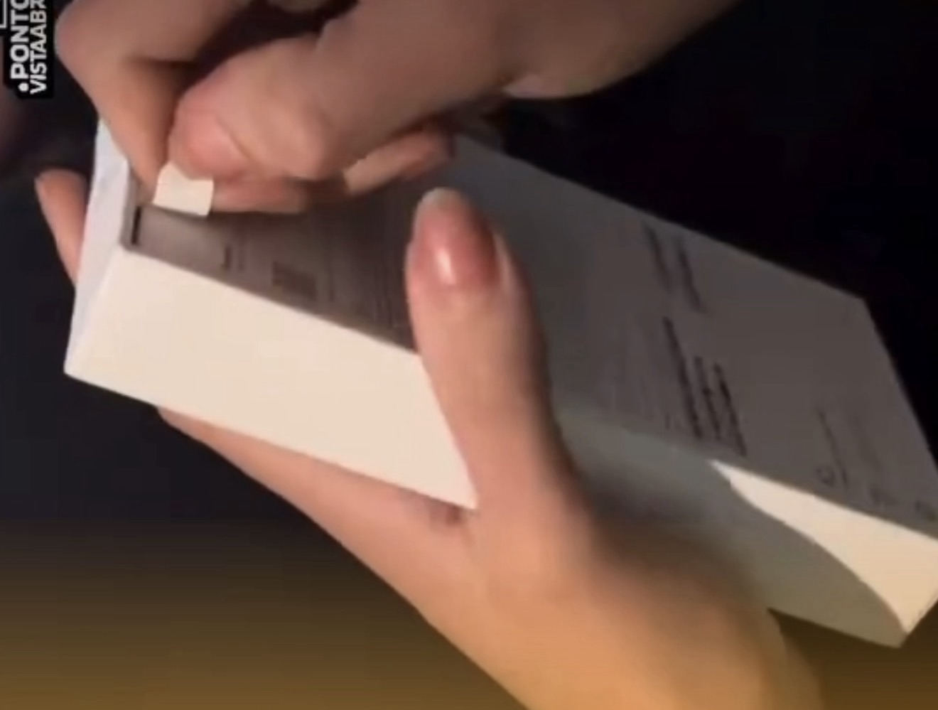 VÍDEO: Cliente diz ter recebido pesos de chumbo no lugar de iPhone e denuncia prejuízo