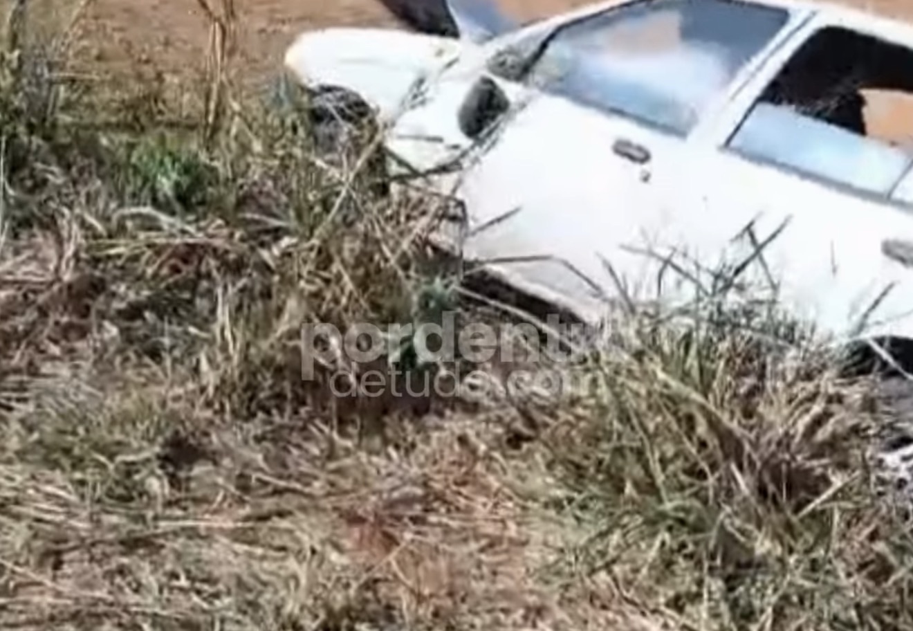 VÍDEO: Carro fica destruído após acidente na estrada de Funilândia