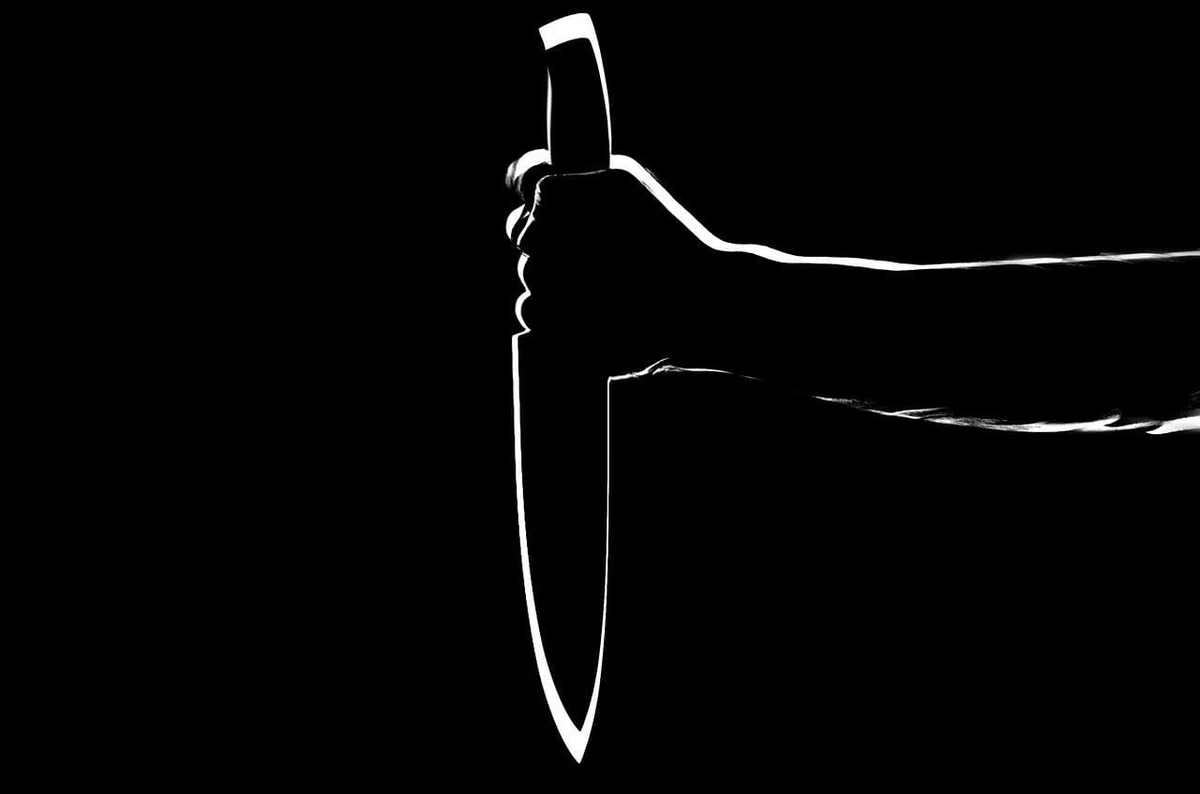 Homem é esfaqueado no peito durante cobrança de dívida de R$ 180