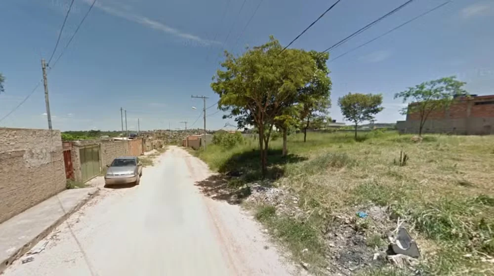 Mulher é morta a facadas e filhos estavam na casa