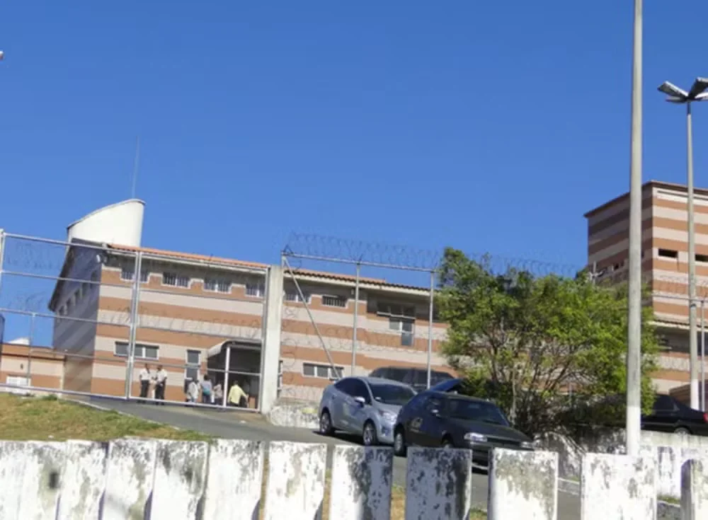 Detento usa celular em presídio de BH e faz postagem
