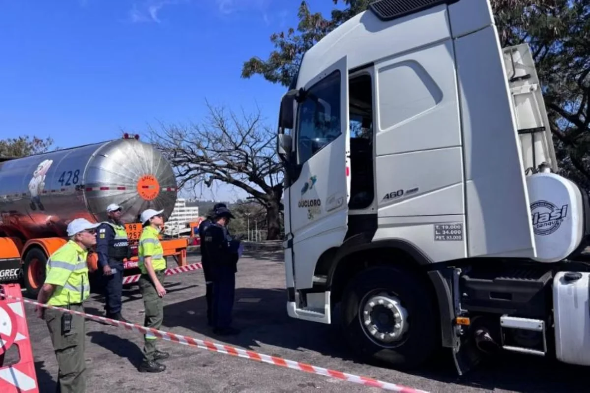 12 de 13 caminhões são autuados no Anel Rodoviário