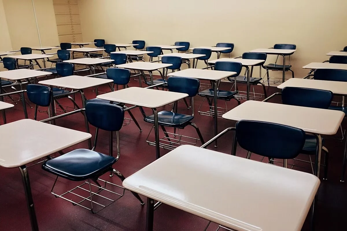 Escolas de BH registram quase cinco atos infracionais por semana
