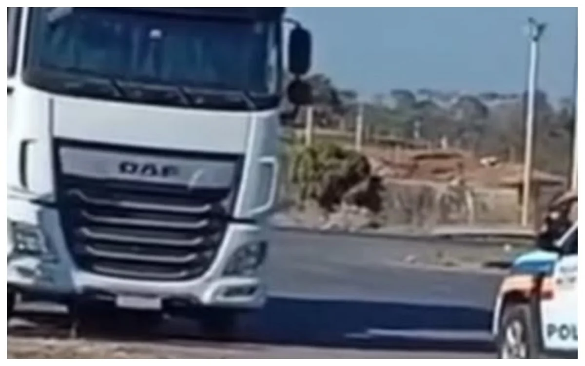 Motorista é encontrado morto dentro de caminhão em MInas