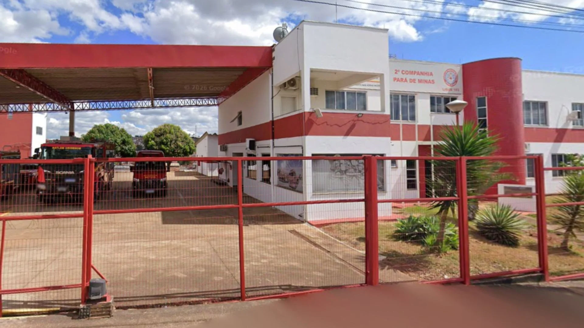 Trabalhador fica soterrado até o pescoço em silo de minério em MG