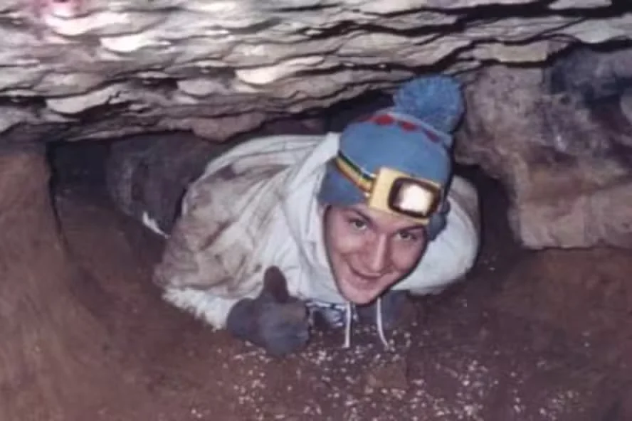 Preso por 27 horas em caverna, homem morreu e teve corpo deixado no local nos EUA