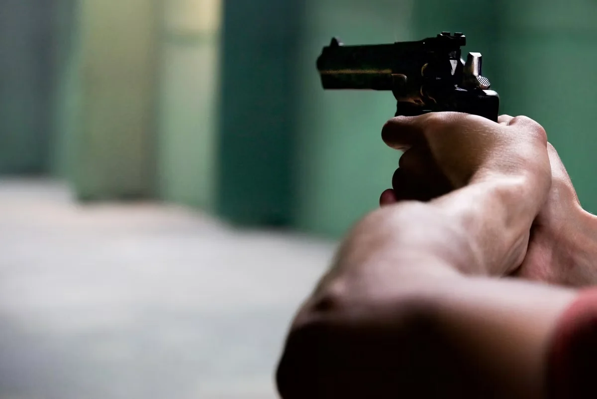 Homem é condenado a mais de 8 anos por roubo de carro em BH