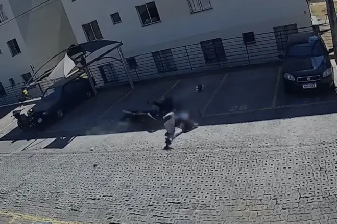 Homem é atropelado e agredido após discussão por cachorro em condomínio de Betim
