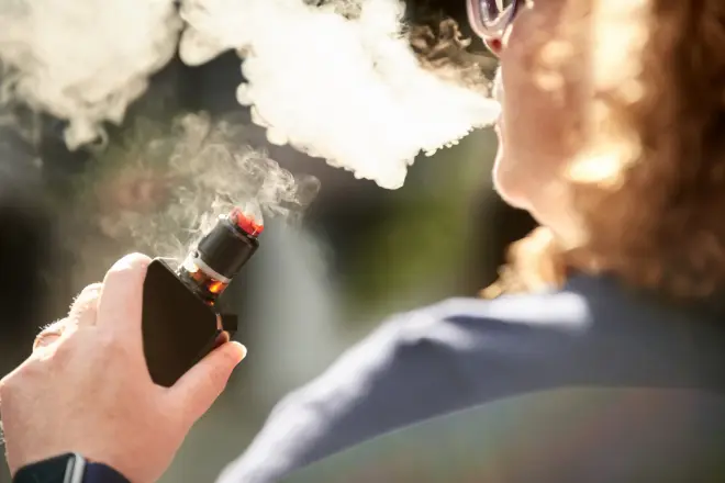 Tabaco aquecido pode alterar imunidade e agravar esclerose múltipla