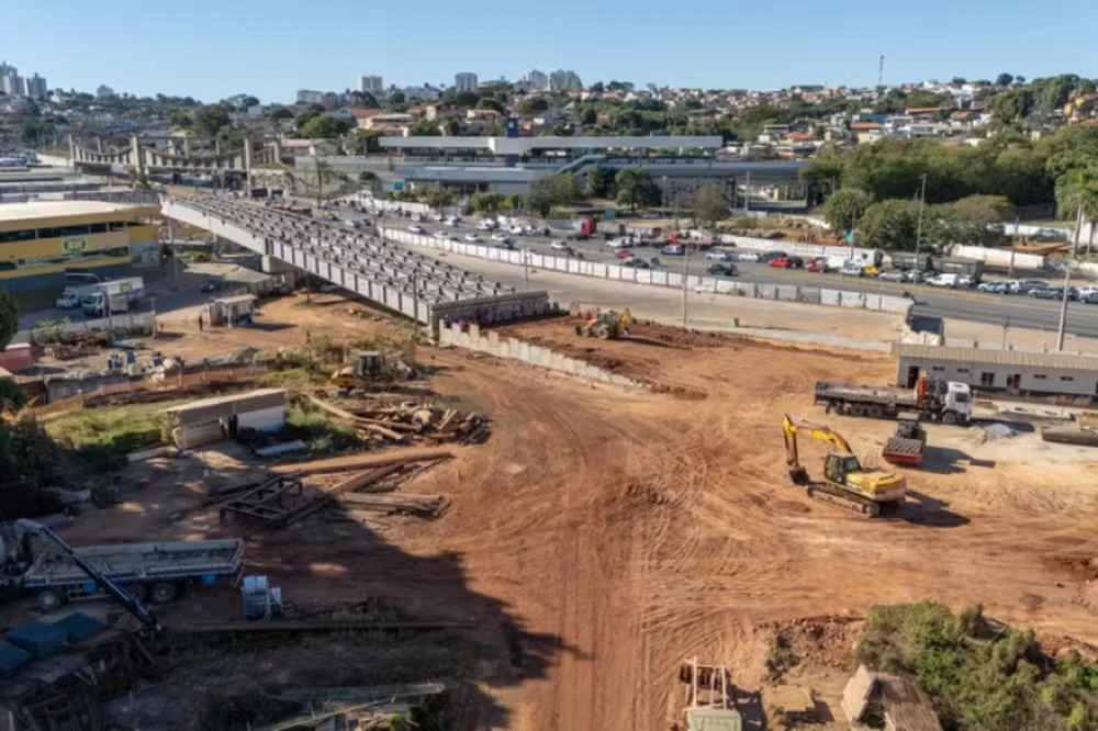 Obras na Cristiano Machado mudam trânsito nesta segunda-feira em BH