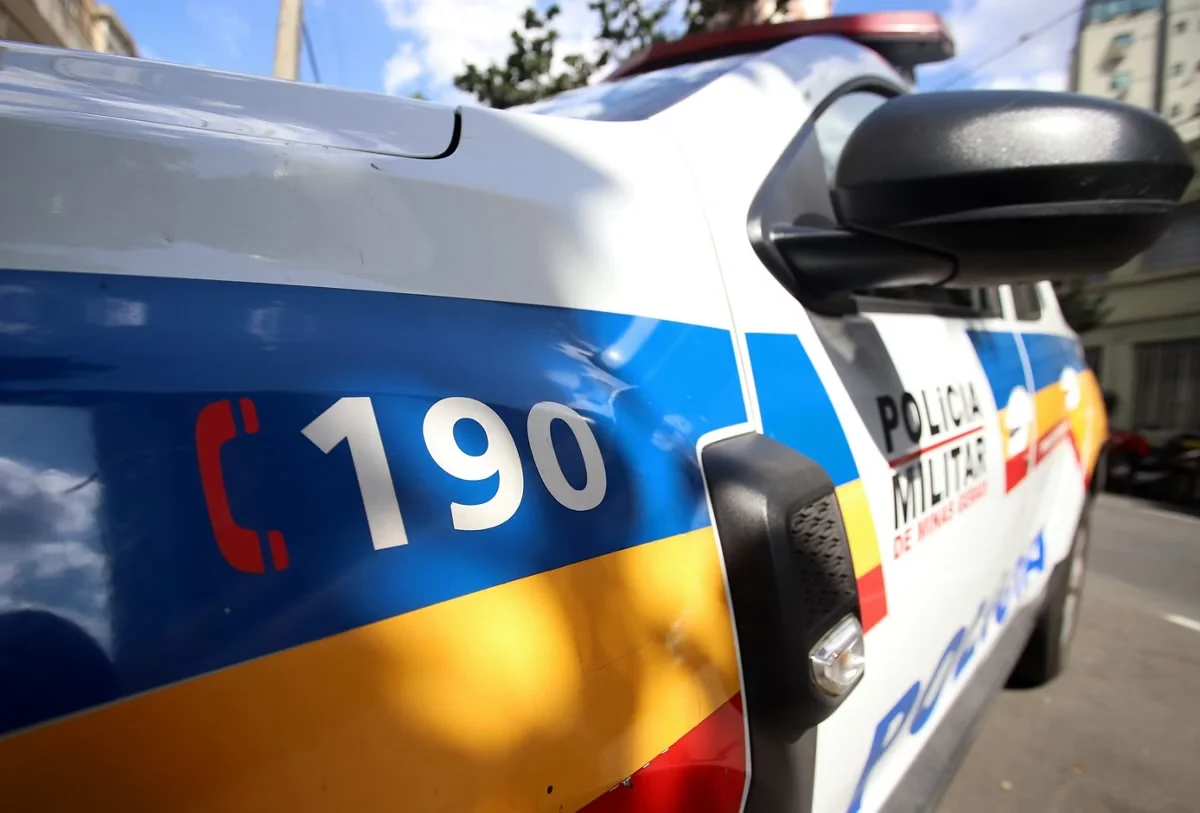 Homem morre ao tentar defender mulher de agressão em MG