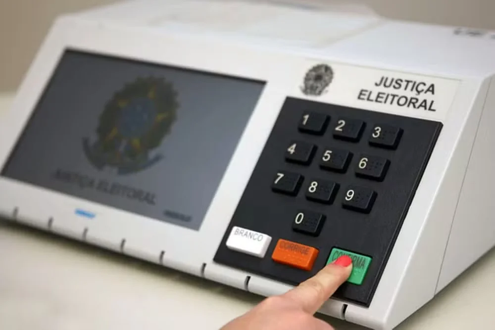 Quaest: maioria dos eleitores de MG ainda não decidiu voto para governador e senador