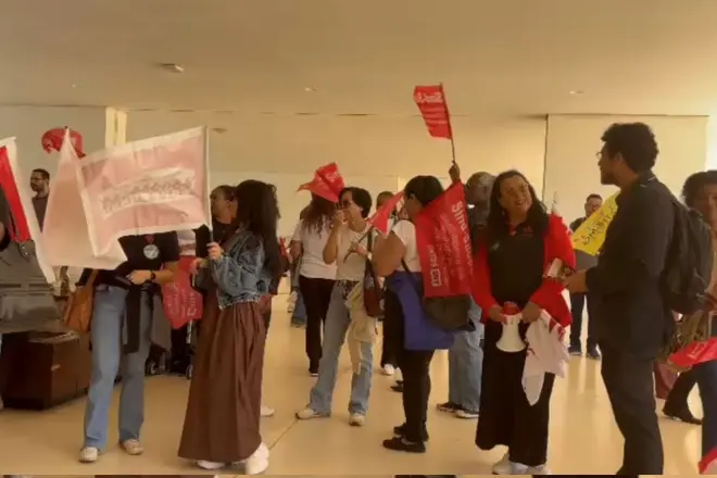 Servidores da Saúde protestam na Cidade Administrativa por reajuste