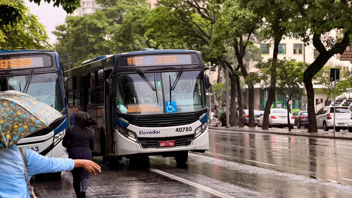 Afonso Pena ganha faixas exclusivas para ônibus em BH