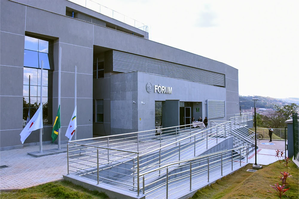 Concessionária é condenada após motorista morrer ao bater em cavalo na BR-262