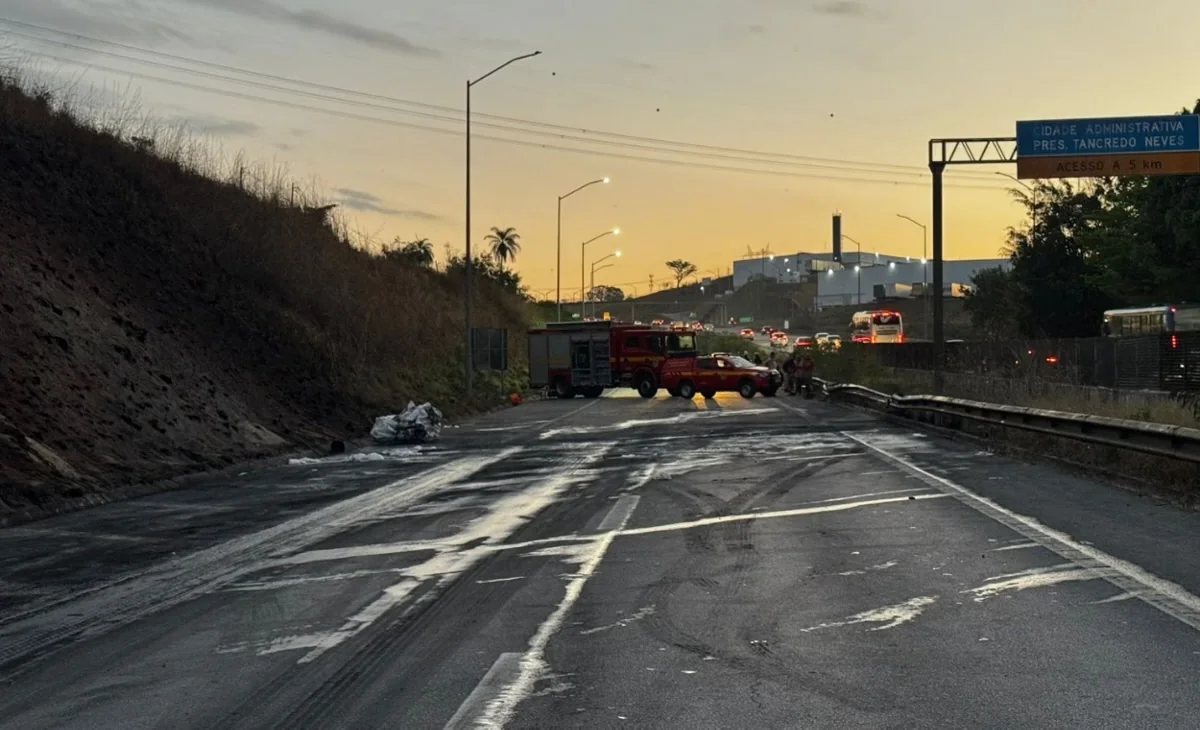 MG-010 é liberada após mais de 16 horas interditada em Vespasiano