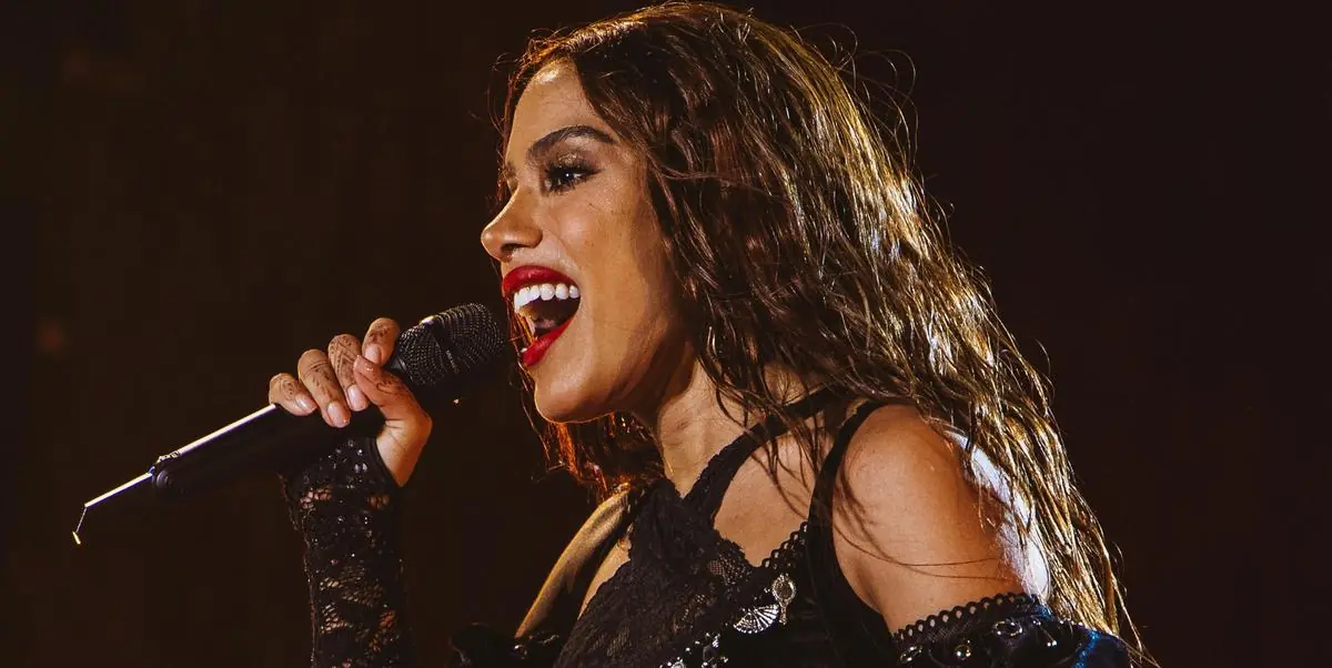 Anitta confirma pré-Carnaval em BH para janeiro de 2027