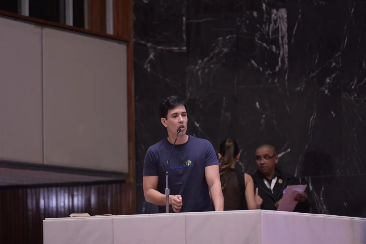 Republicanos retoma negociações para definir candidatura de Cleitinho ao Governo de Minas