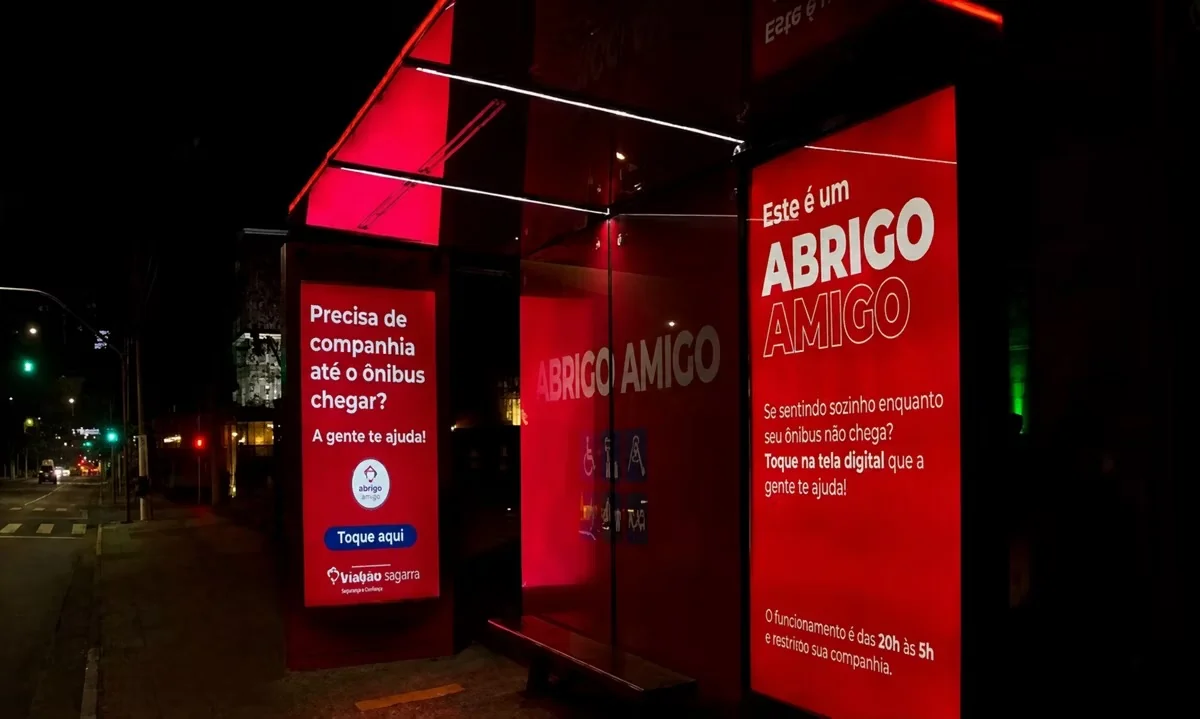 Mulheres poderão acionar videochamada em pontos de ônibus de BH durante a noite