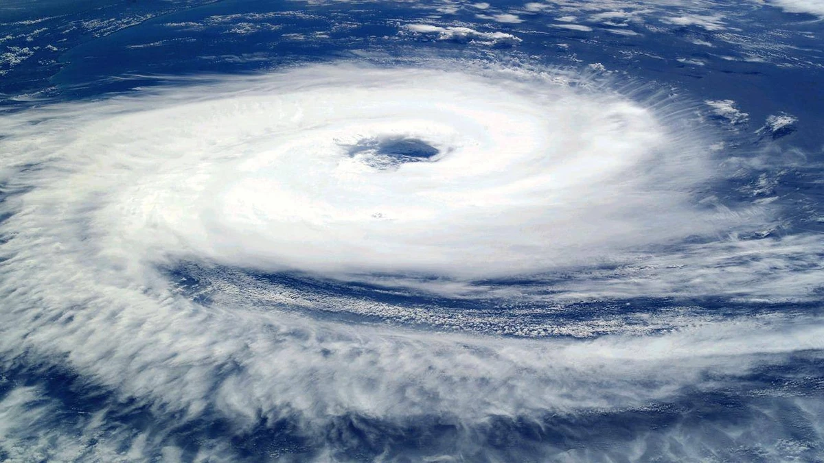Ciclone bomba pode atingir o Brasil nos próximos dias, alerta Inmet