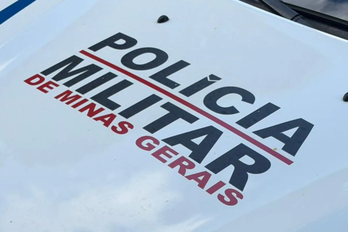 Mãe é presa após filhos serem encontrados em situação de risco em Minas