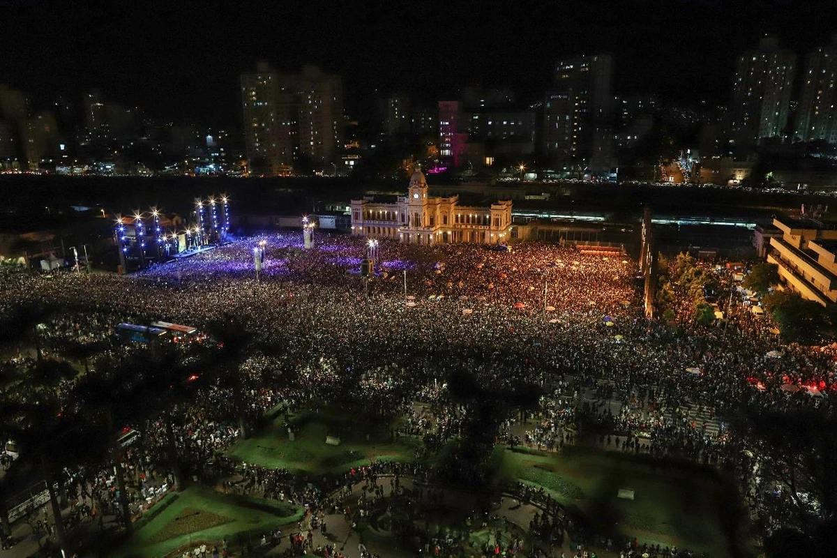 Minas passa a limitar cachês de artistas pagos com dinheiro público