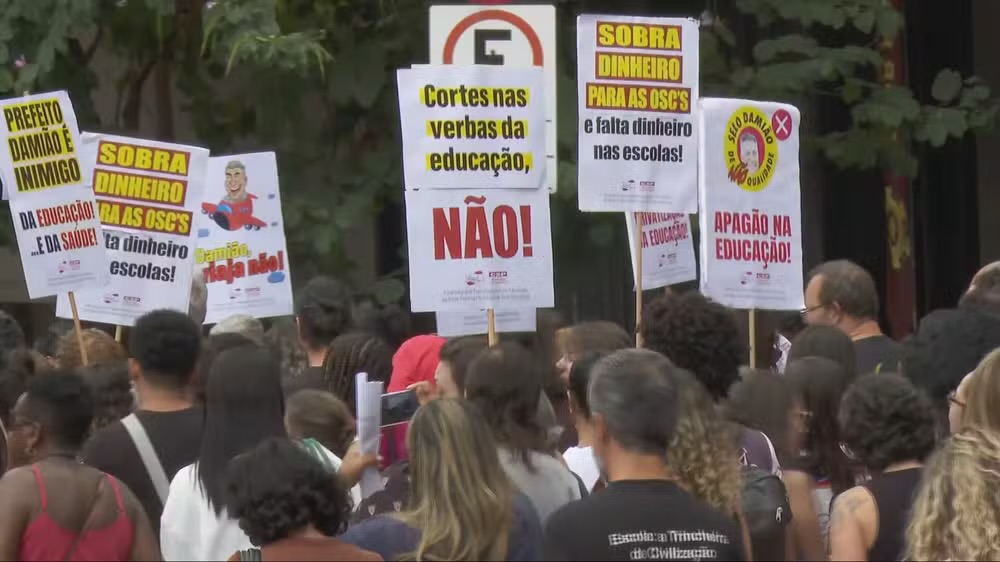 Justiça manda BH apresentar novo plano para reposição de aulas
