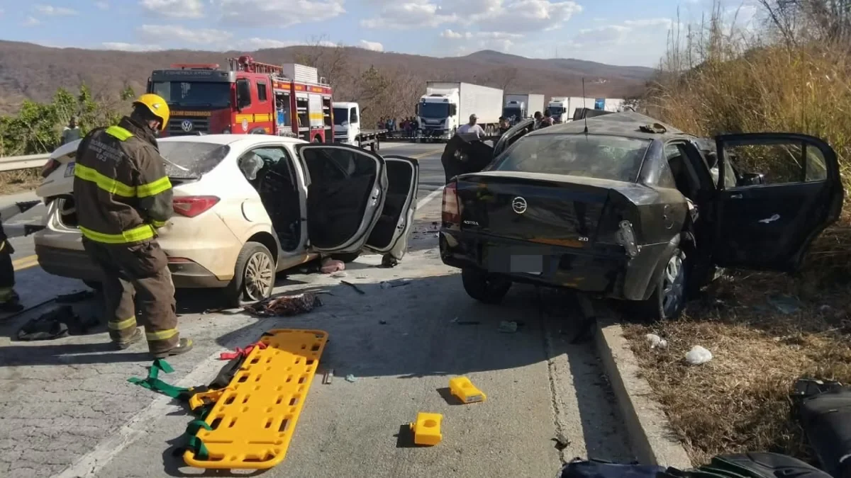 Acidente na BR-251 que matou sete começou com fuga de carro carregado com drogas