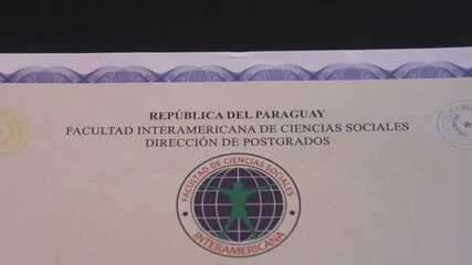 Brasileiros pagam até R$ 23 mil por diplomas de pós-graduação investigados no Paraguai