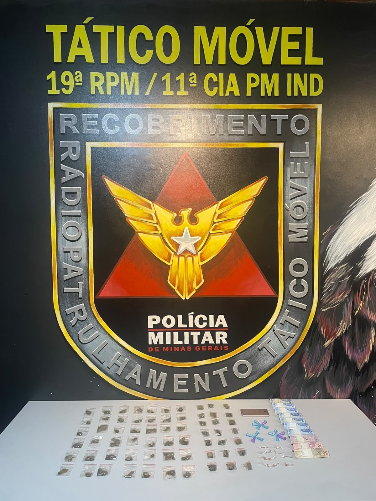 PM prende mulher e apreende drogas durante operação em Pedro Leopoldo