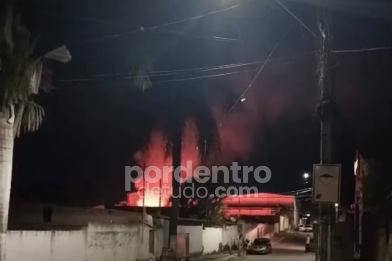 VÍDEO: Incêndio em fábrica de doces mobiliza Defesa Civil em Matozinhos