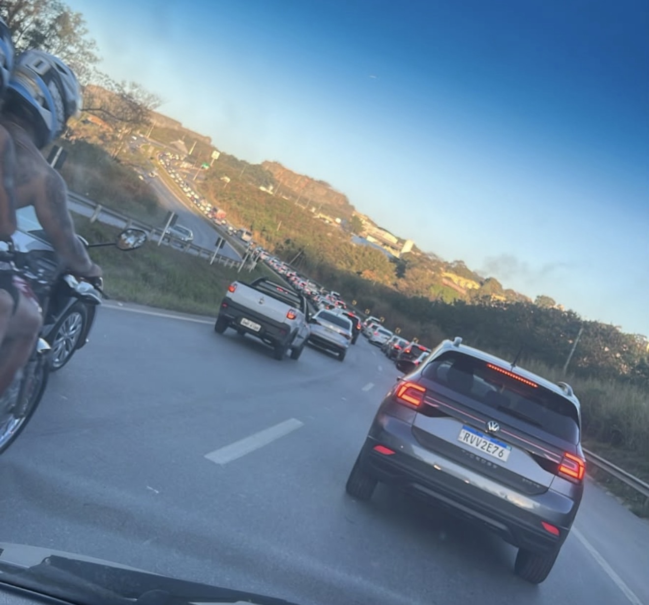 VÍDEO: Acidente provoca lentidão na MG-424, sentido Belo Horizonte