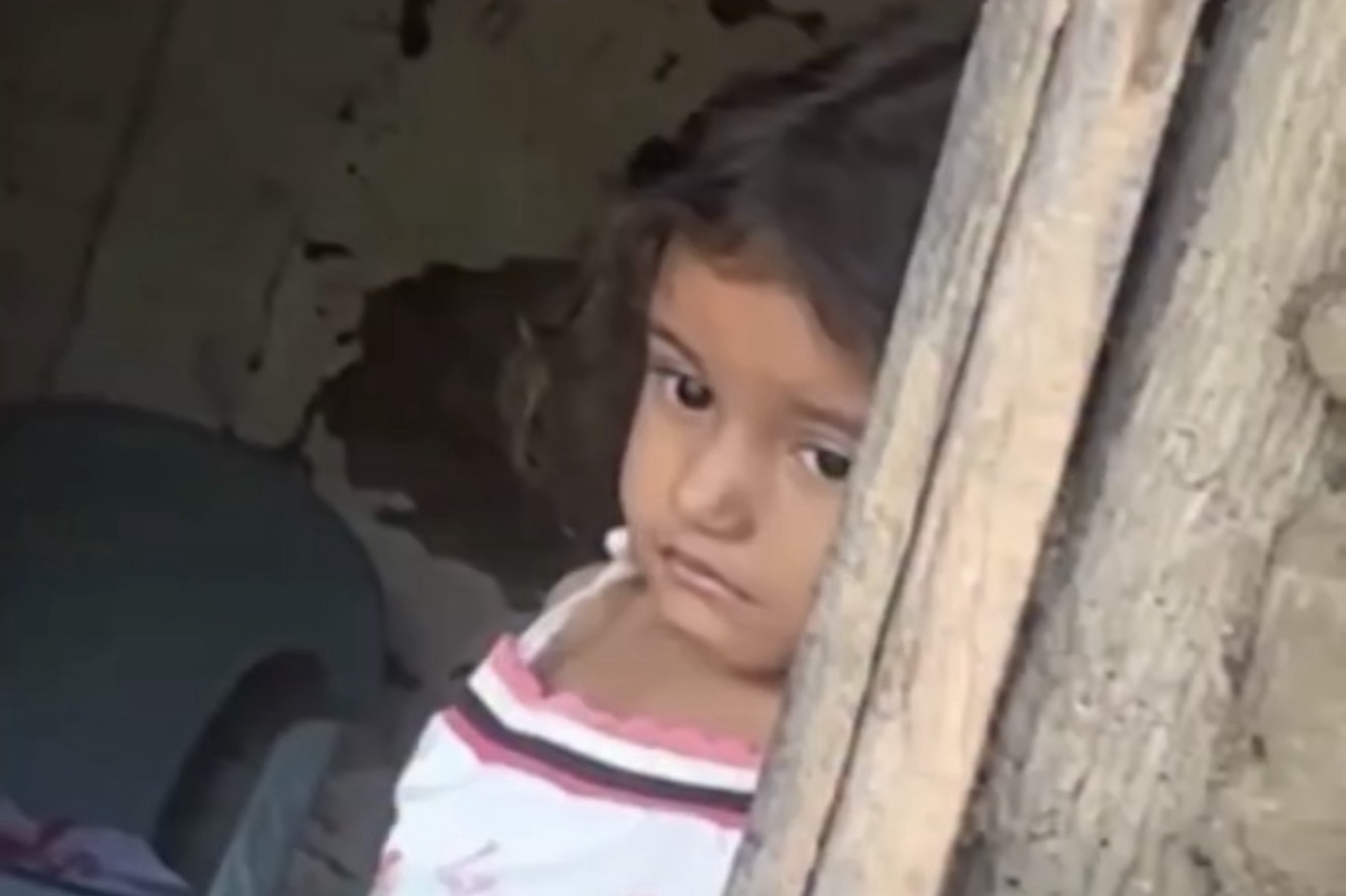 VÍDEO: Criança pergunta por brinquedo e emociona durante ação social