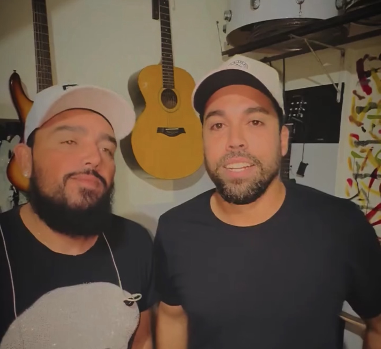 VÍDEO: Carlos e Henrique perdem conta no Instagram e criam perfil reserva