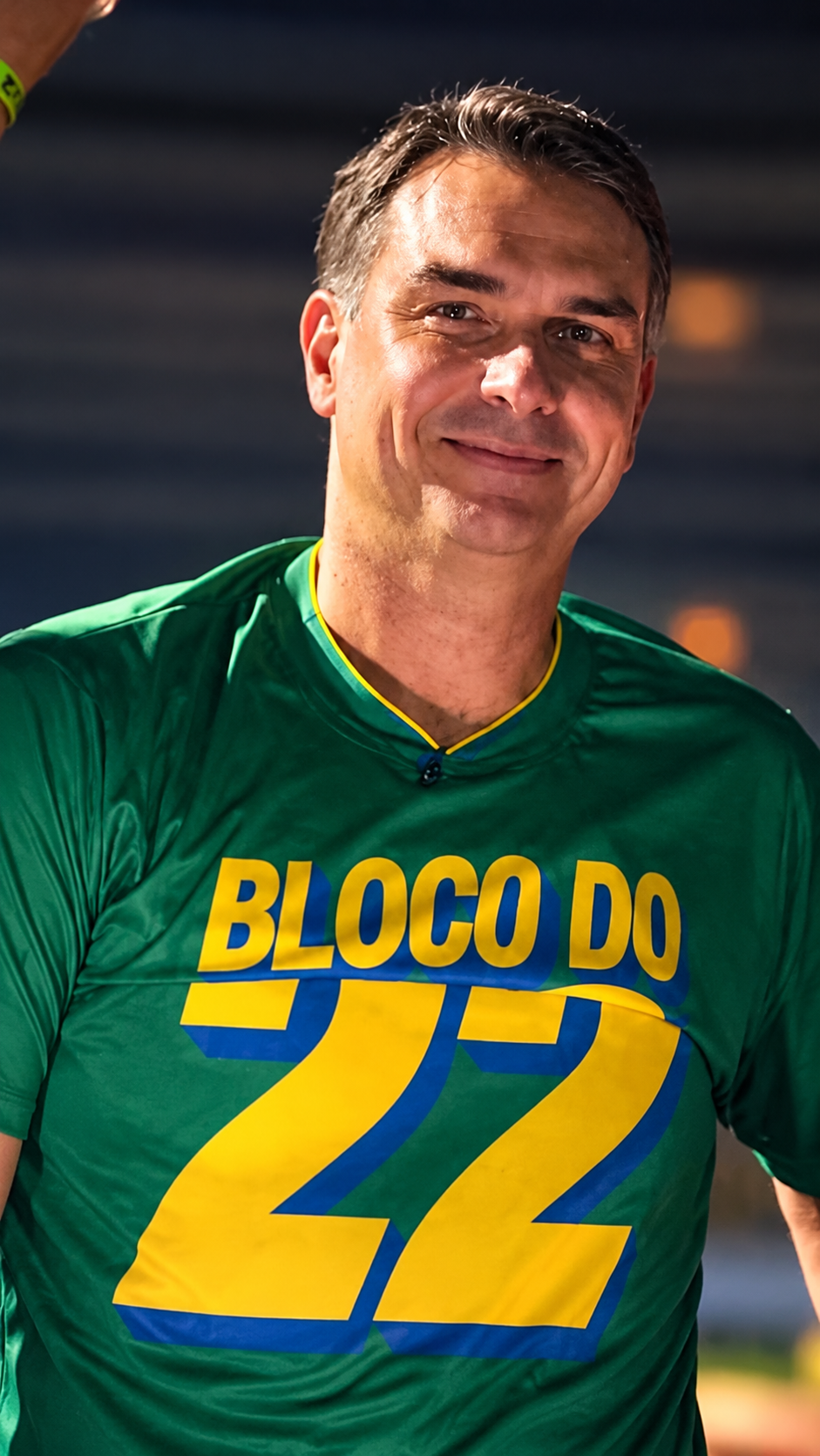 Flávio Bolsonaro pede ao TSE cassação da chapa de Lula por suposto abuso de poder