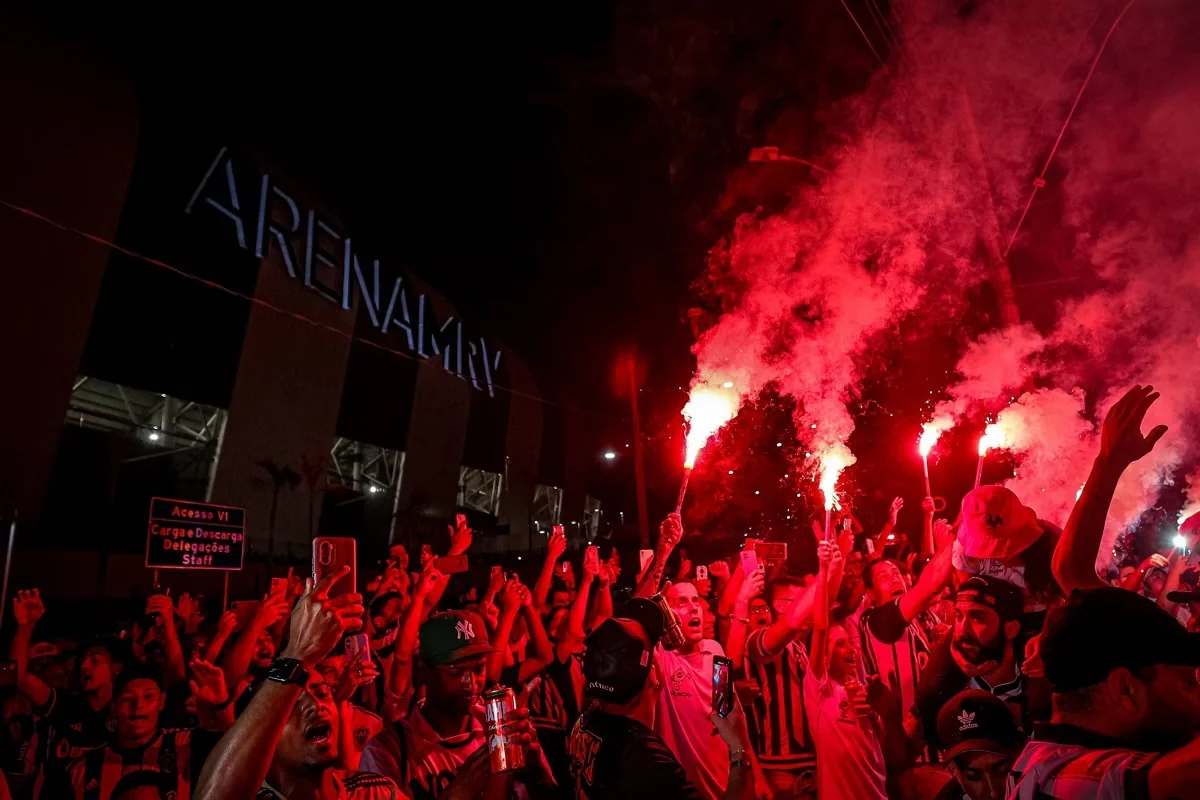 Atlético terá “rua de fogo” antes de clássico na Arena MRV